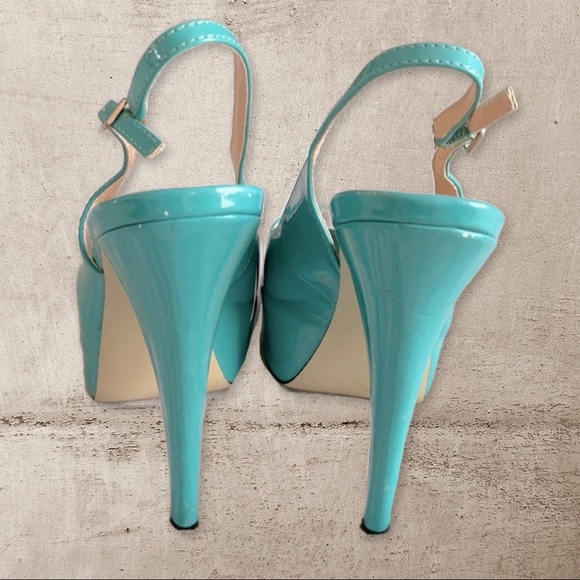 Peep toe platform pumps - Picture 2 of 4